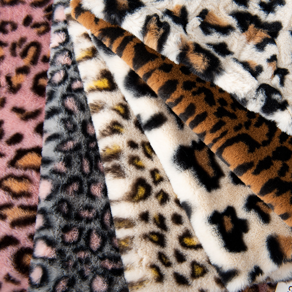 Weft Suede 100% Polyester Comfortable Plush Fur Fabric for Garment Custom Pattern