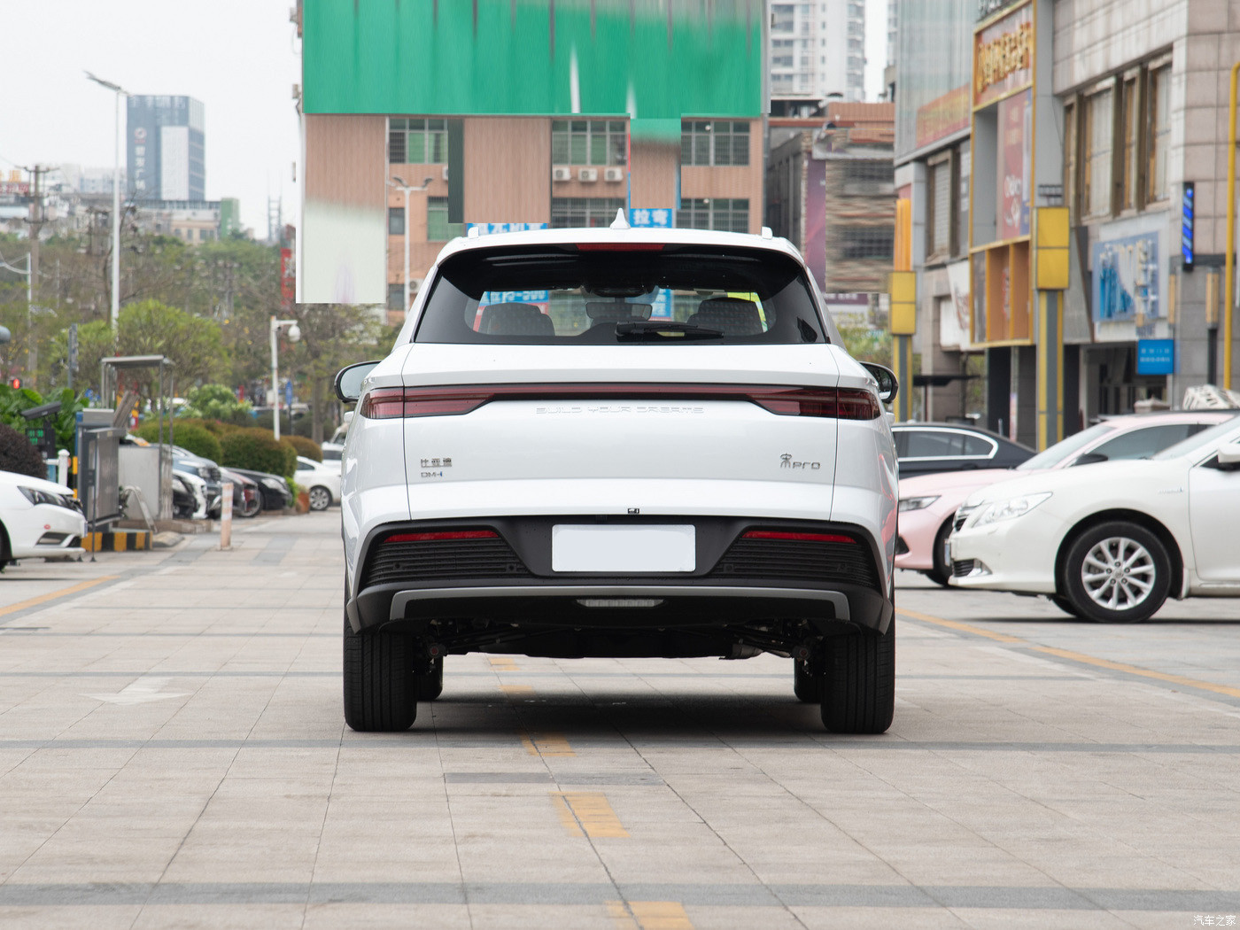 Active Brake Assist BYD Full Electric Car With Stylish Exterior Design 4738*1860*1710