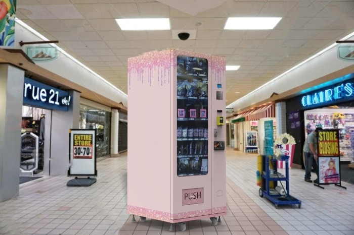 Multifunctional Beauty Products Vending Machine 150W Output Cash Credit Card Payment