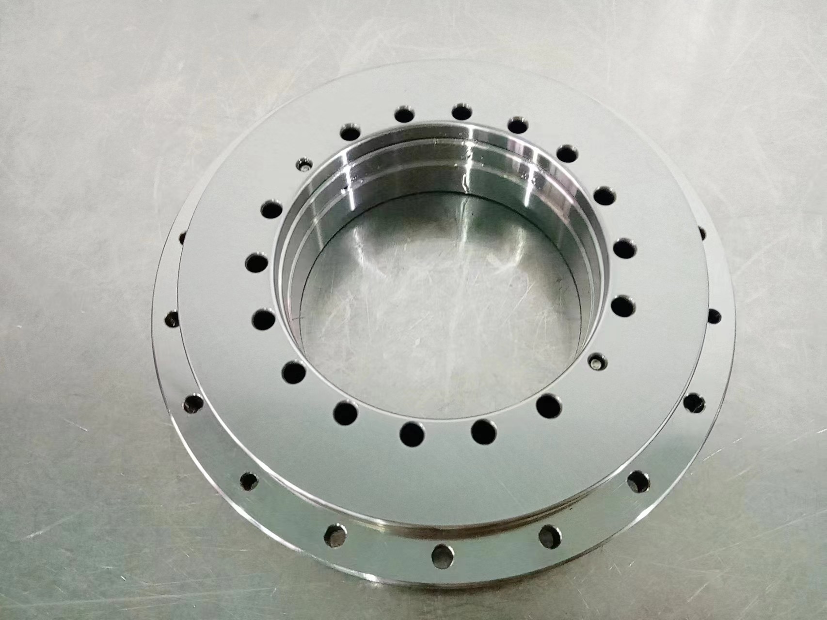 High precision turnable bearing YRT serires and cross roller bearing for sale