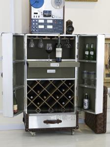 Quality classical America style antique aluminium wine cabinet wholesale