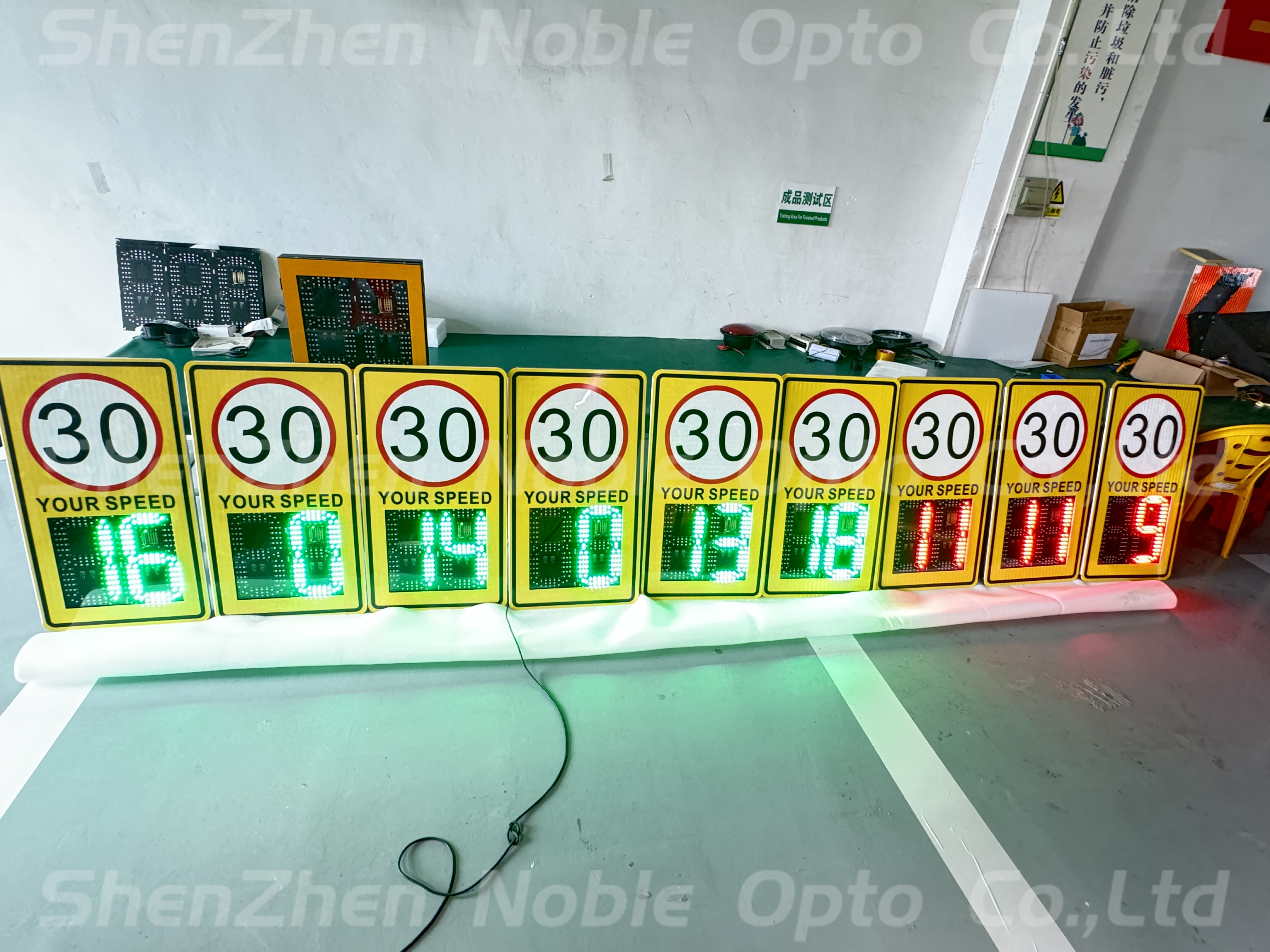 200m Monitoring Range Solar Or AC Radar Display Speed Limit Feedback Sign