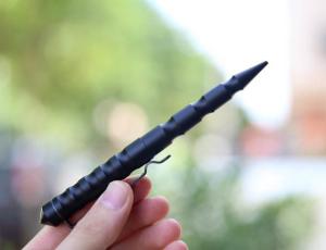 Quality Protaction Multifunctional Self Defense Military Tactical Pen glass breaking pen wholesale