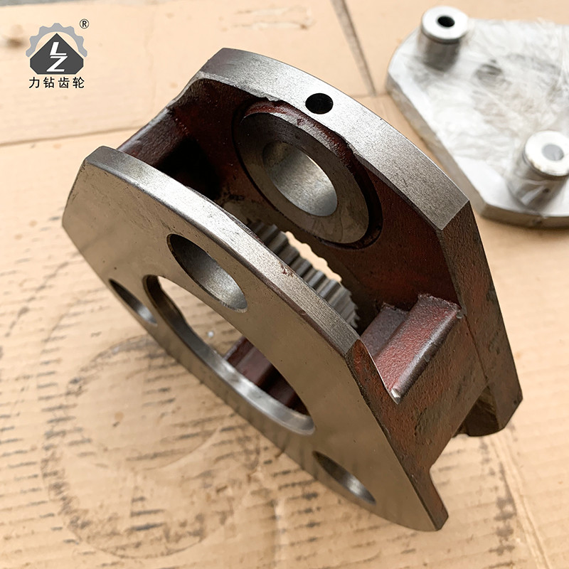 Construction Machinery Swing Gear Carrier SH60 2st Excavator Slewing Pinion Gear