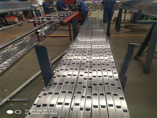 Fully Automatic Guardrail Stamping Press With 5mm Cutting Capacity