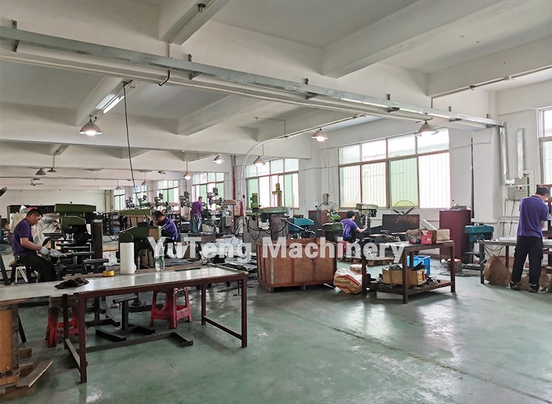 2.5KW Automatic Edge Collecting Machine For Collecting Scraps During Quilting Processing