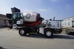 5.5 Cubic Meters Automatic Water Cement Mixer Truck For Foundation Construction