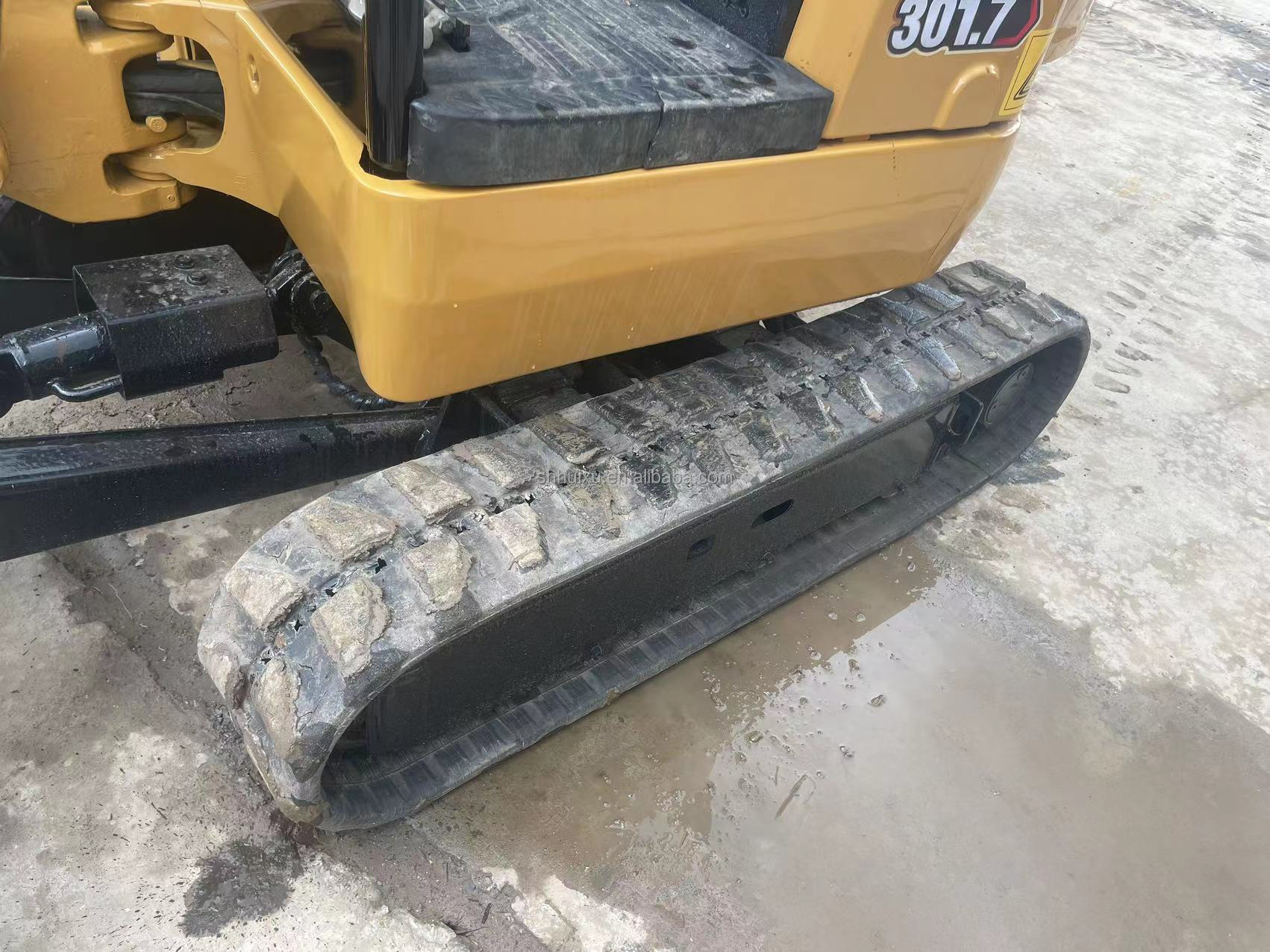 used mini excavator cat301.7 with rubber track/second hand mini excavator cat301.7 with cheap price for sale