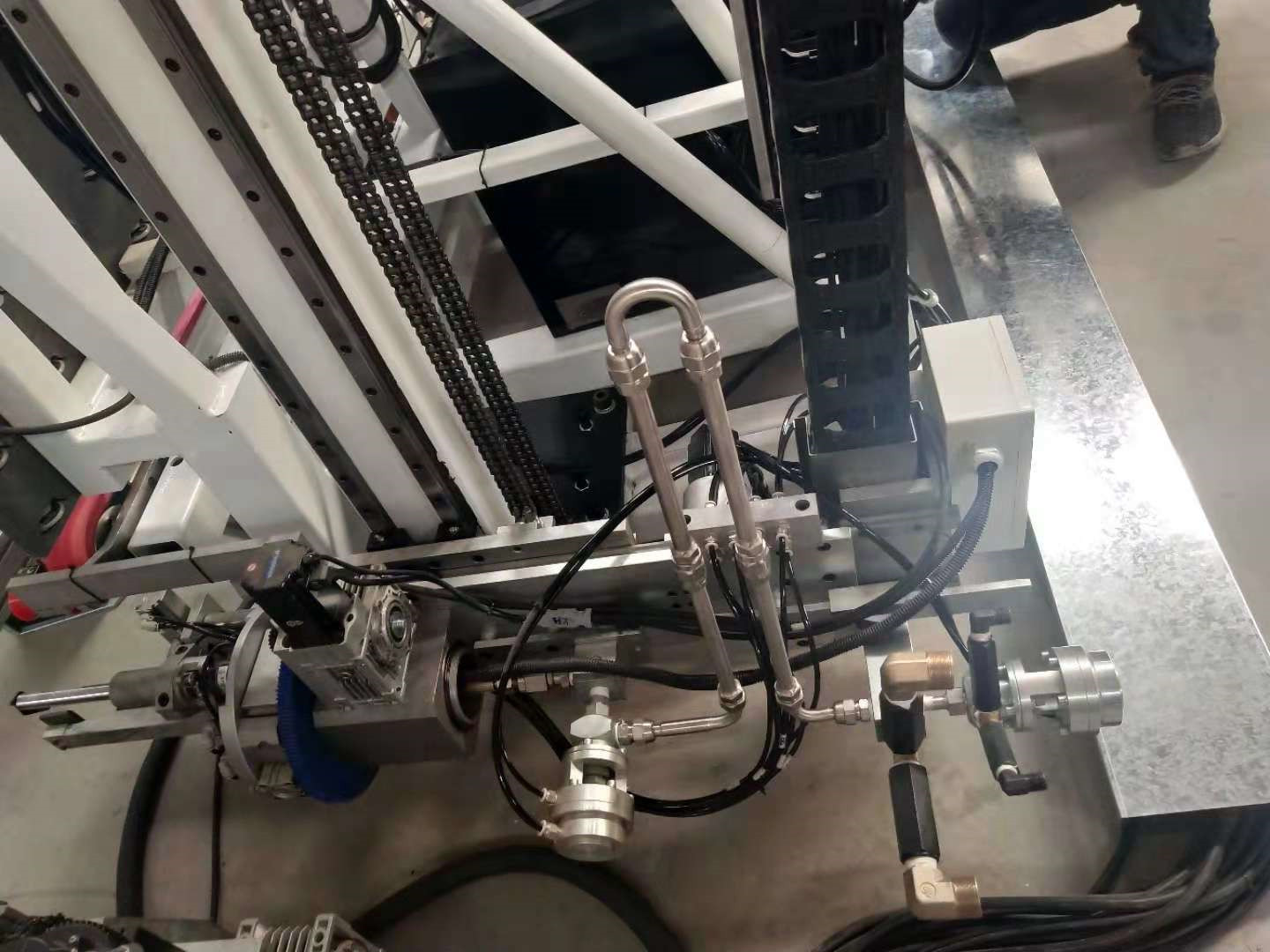 WL2500-31 Automatic Glass Sealing Machine CNC Seven Axis Servo Control System
