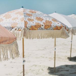 Quality 1.8 M Wooden Luxury Windproof Beach Umbrella With Tassels Parasol Pagoda Hawaii Striped Tassel wholesale