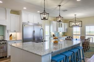 Quality High Gloss MDF Kitchen Cabinets Lacquer Shaker Style Custom Color Cabinet wholesale