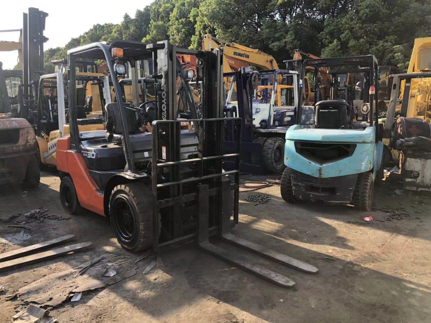 Japan Engine Power Electric Forklift 8F for Safe and Easy Warehouse Material Handling