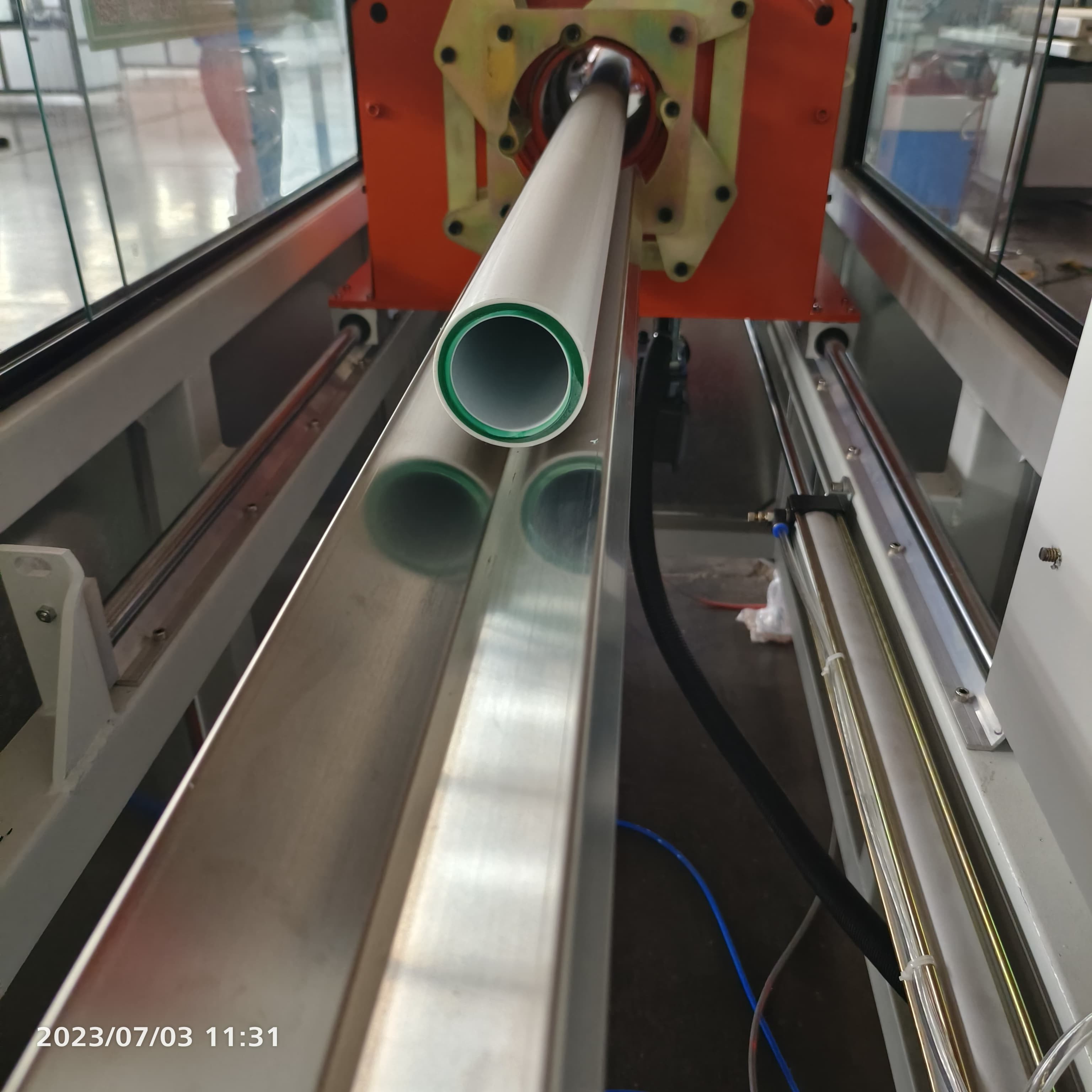 Solid Wall Pipes Manufactured with ABA Three-layer Co-extrusion PE Pipe Line and Single Screw Design