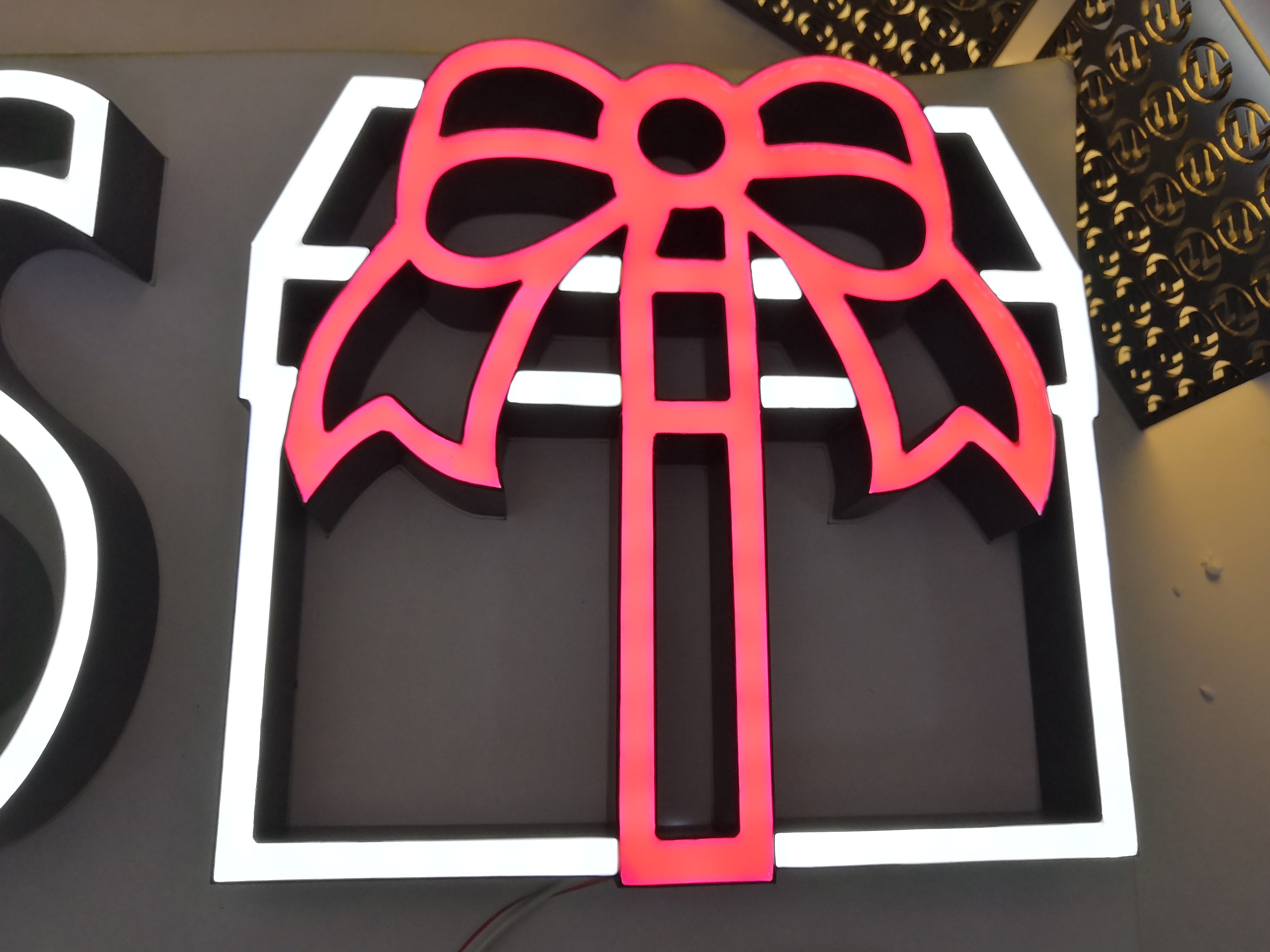 Shop Front Lit Channel Letter Sign LED Strips / LED Modules IP65 ISO Approved