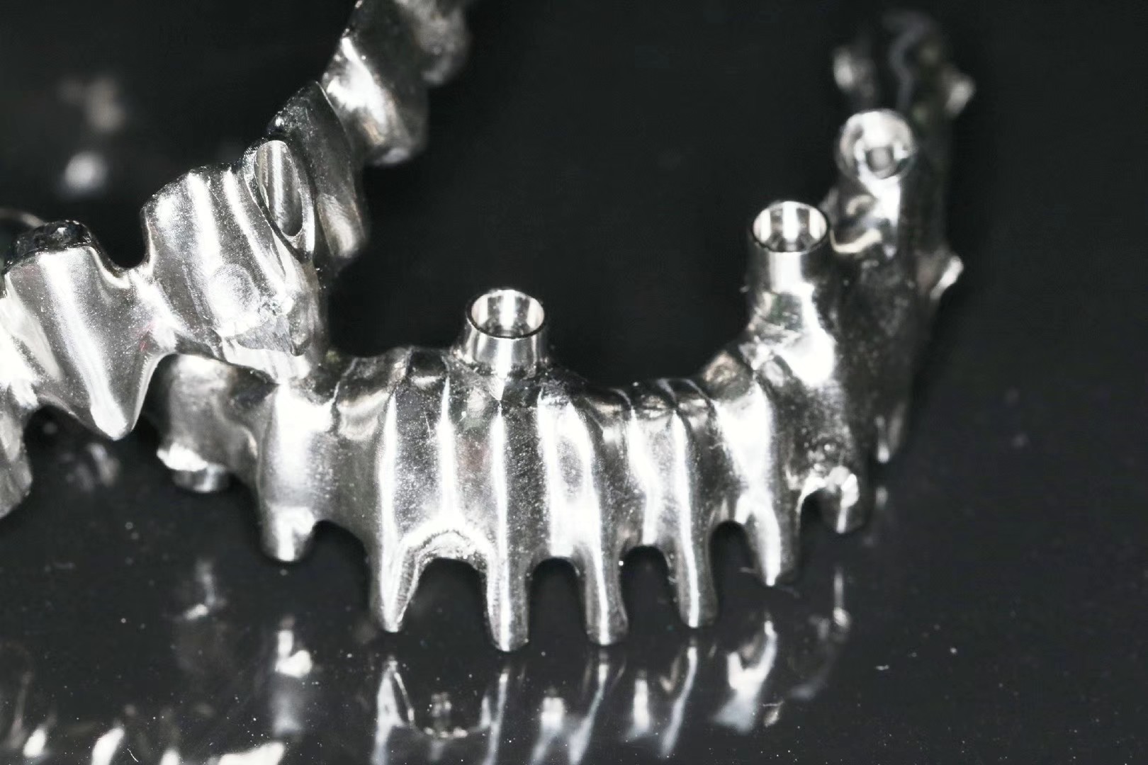 Wet 5 Axis Dental Milling Machine Metal Frame And Denture Dental Implant Milling Machine