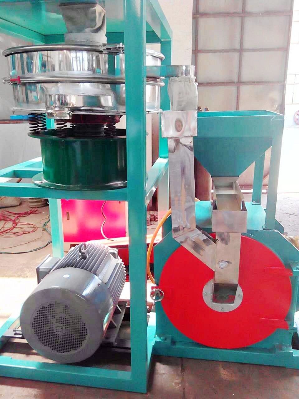 Turbo Plastic Bottle Shredder Machine Energy Saving Steel Blade Compact Structure