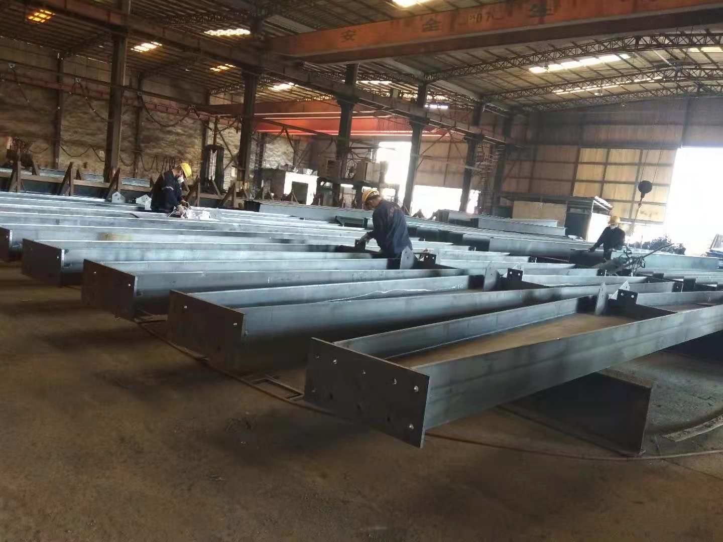 1500㎡ Workshop Steel Structure With Corrugated Colored Steel Sheets Tiles &Walls