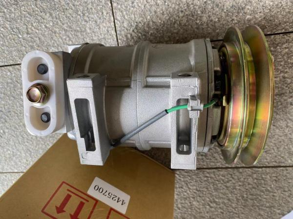 4456130 Air Conditioning Compressor for Hitachi ZAXIS135 ZX200 ZAX330 Excavator