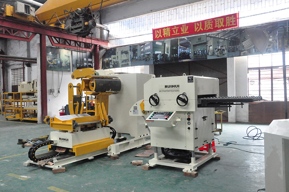 Fully Automatic 3 in 1 Metal Sheet Servo Straightening Machine for Sheet Metal