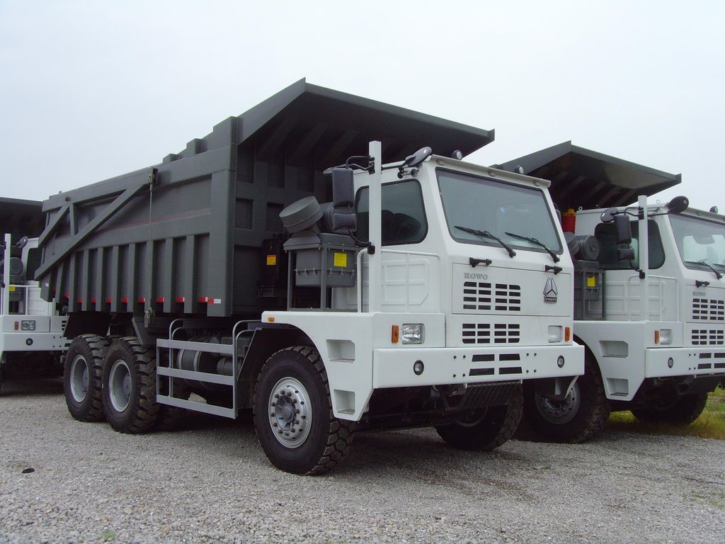 SINOTRUK 70 ton Mining Dump Truck HOWO D12.42 ENGINE EURO 2 420HP