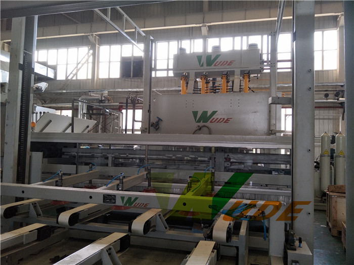 Automatic Short Cycle Lamination Line , MDF / HDF / PB Board Laminate Machine