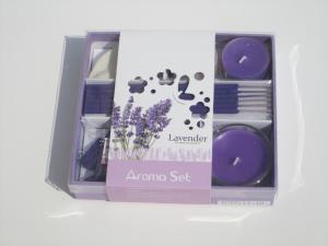 Quality Purple lavender fragrance scented mini glass candle with printed label packed into gift box wholesale