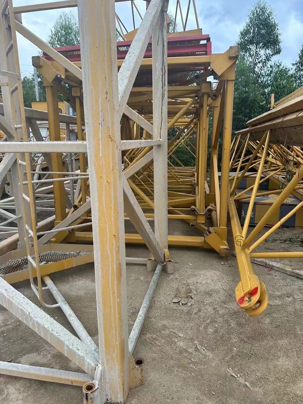 20 Years Zhonglian Tower Crane (6015-10) for Sale, Please Send an Inquiry