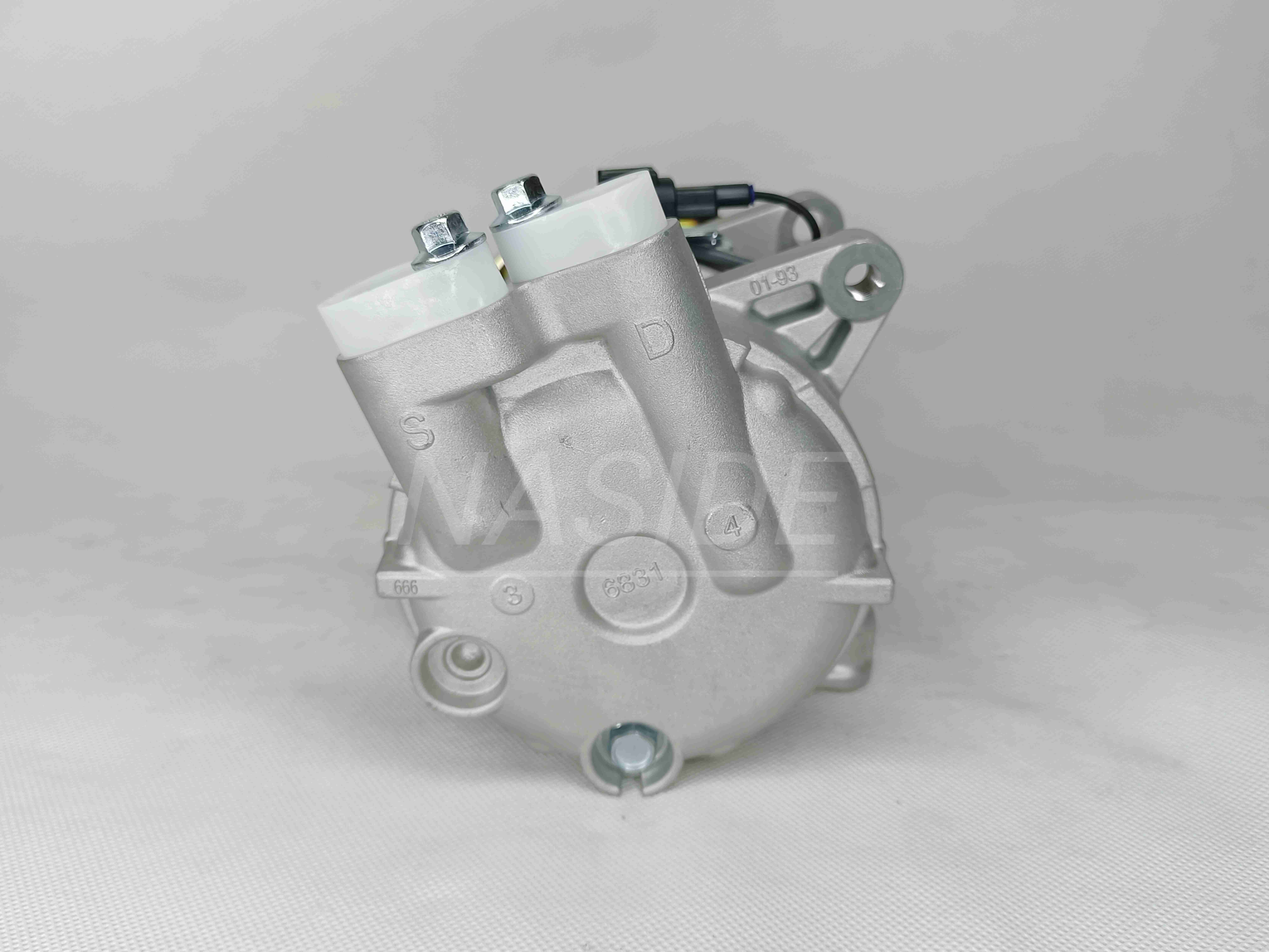 Auto AC Conditioning Compressor For Nissan Patrol Y61 92600 vb005 92600 VB300 92600vb005 92600VB300 92600 VS50A 92600VS50A