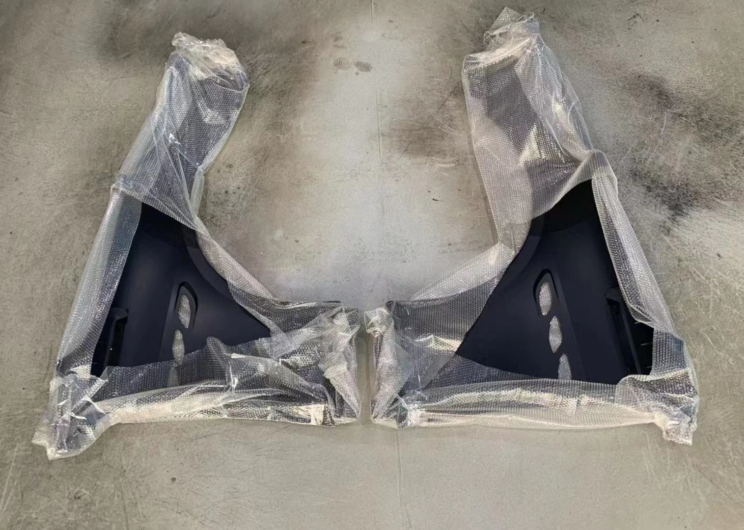 Aluminum LH And RH Fender For Quattroporte IV Standard 673009035 673009034
