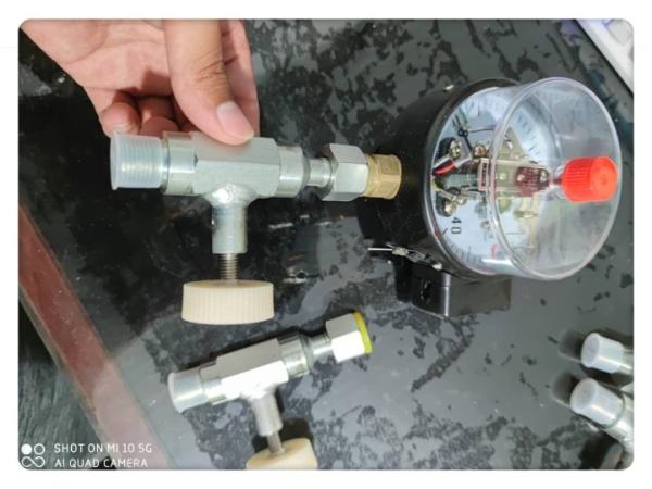 Switch Type Electric Pressure Gauge Oil Filter Press 24v 0-40mpa Filter Press