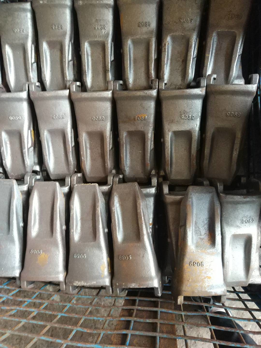 CAL098TL A90 Excavator GP Spike Tip 505-4098 For D320L E320c PENETRATION PLUS TOOTH Excavator Spare Parts