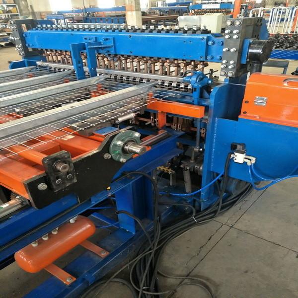 Huayang 1.5m Width Auto Welding Machine , Dia 3mm Iron Wire Manufacturing
