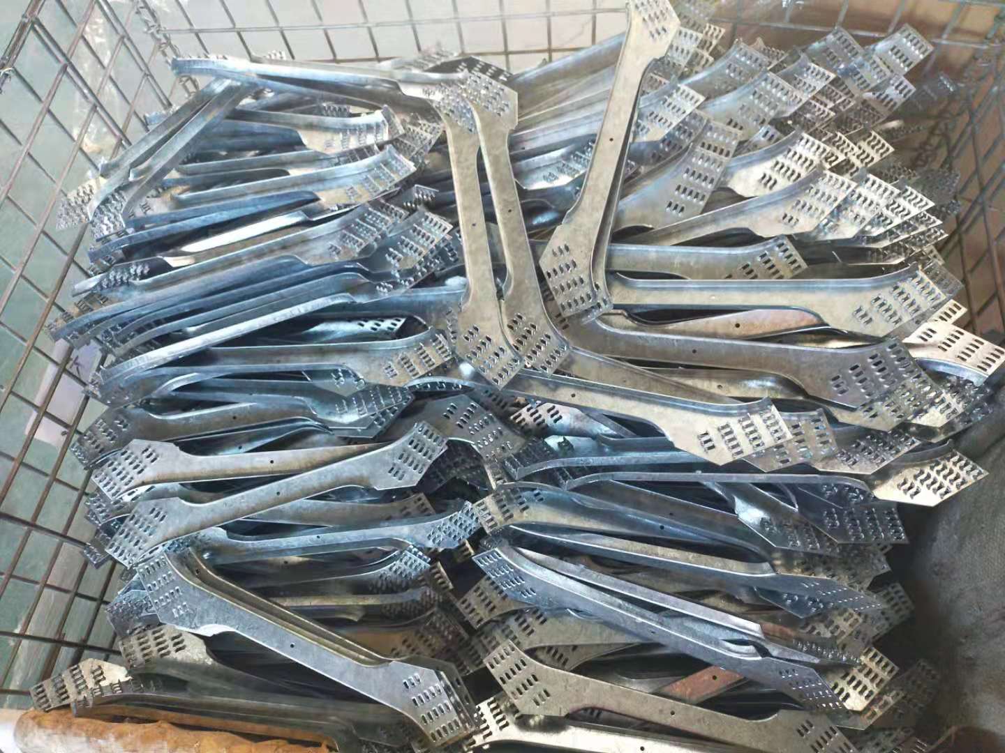 Galvanized Joist Brackets for Outdoor Construction Projects Durable Building Materials