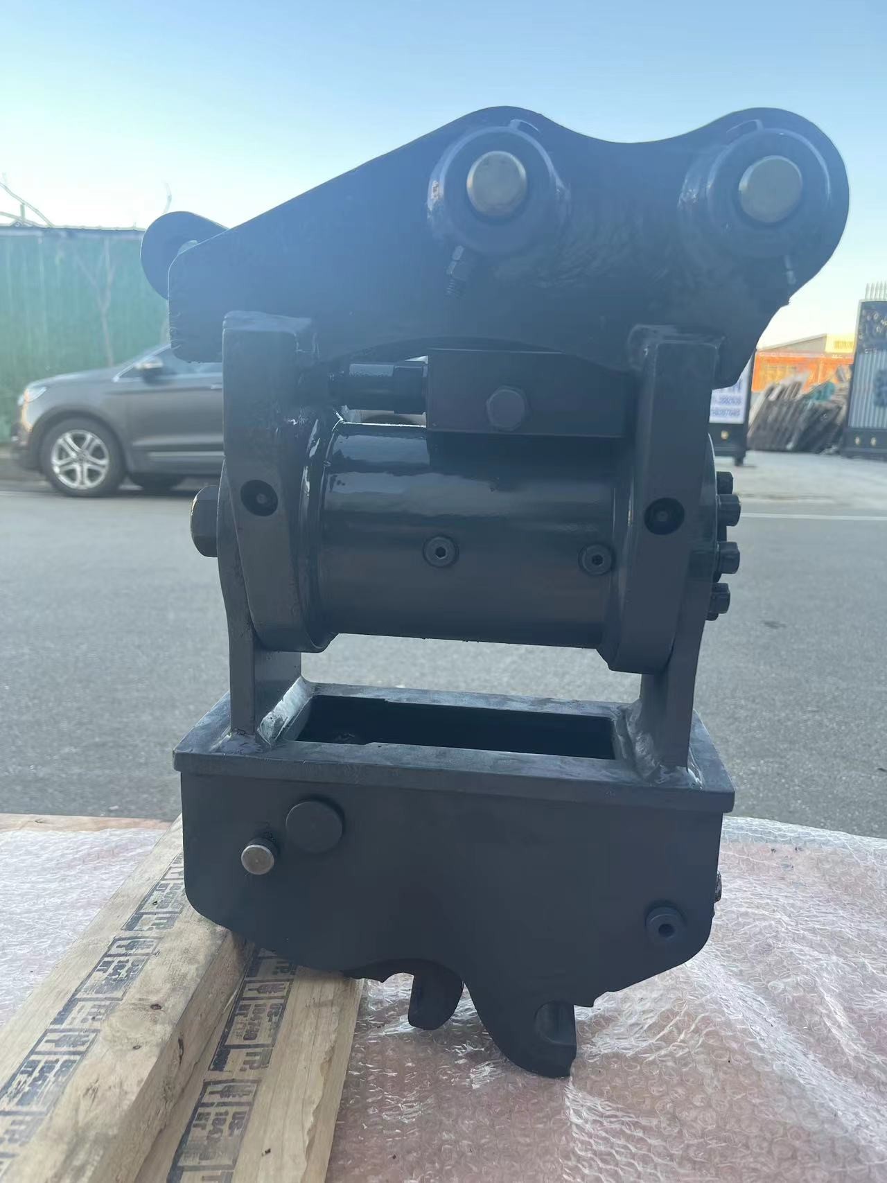 CE Certification Mini Excavator Tilt Hitch Q355B 4 - 8 Ton For Cat Komatsu