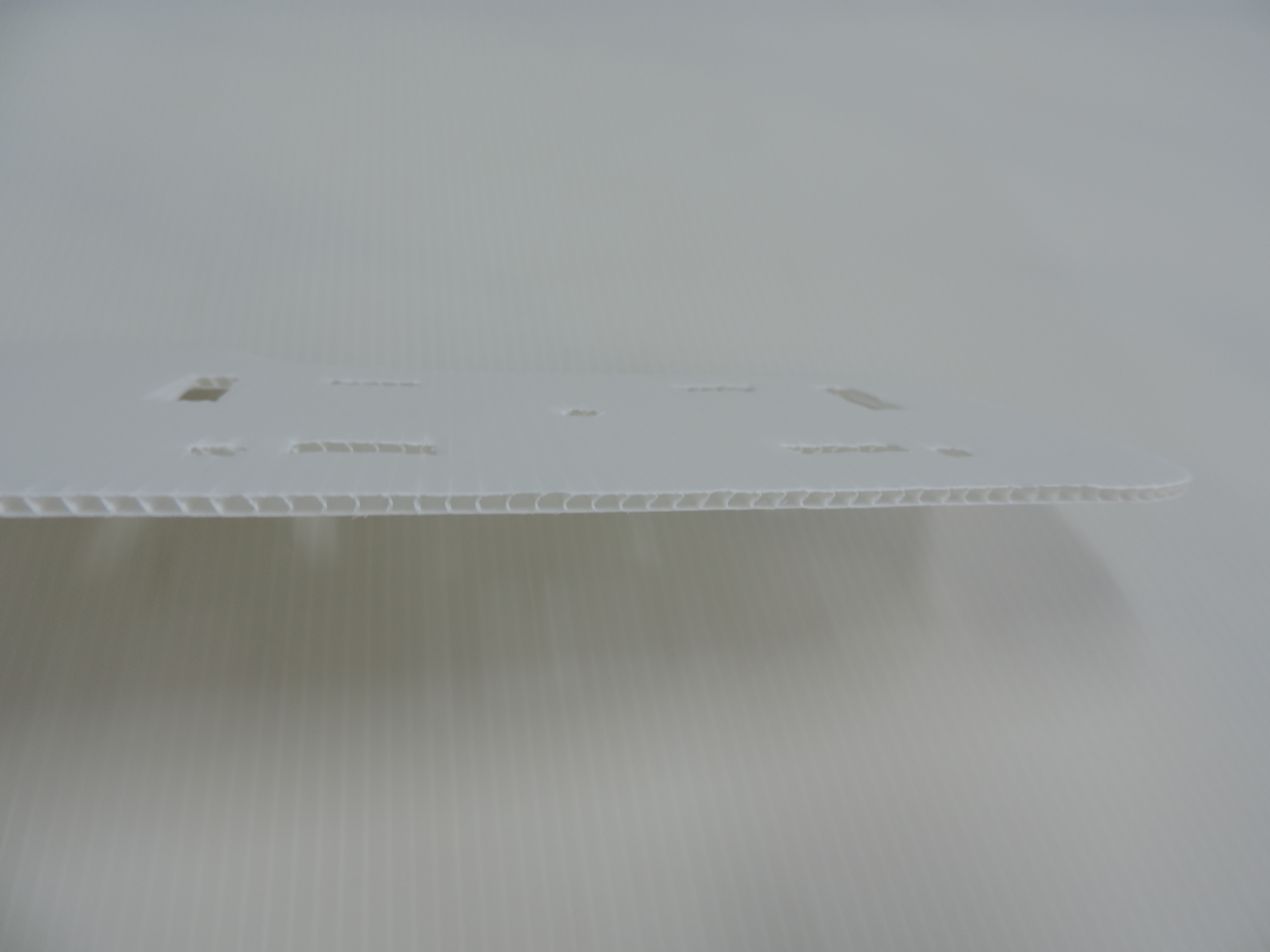 SGS Reusable White Corrugated Plastic Board 18x24"