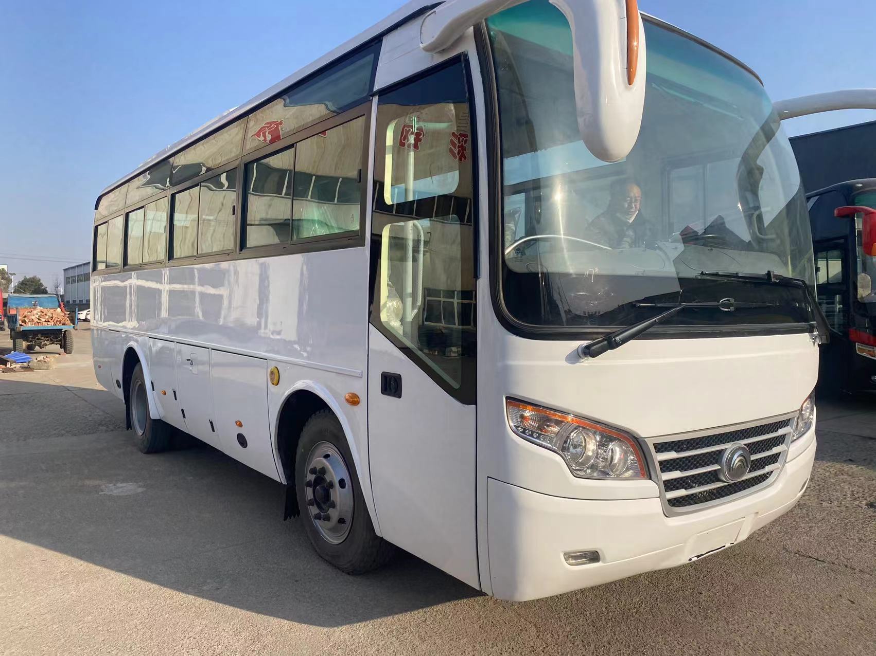 Used Buses 35 Seater Diesel Engine Coach with Euro 3 Emission Standard and Affordable