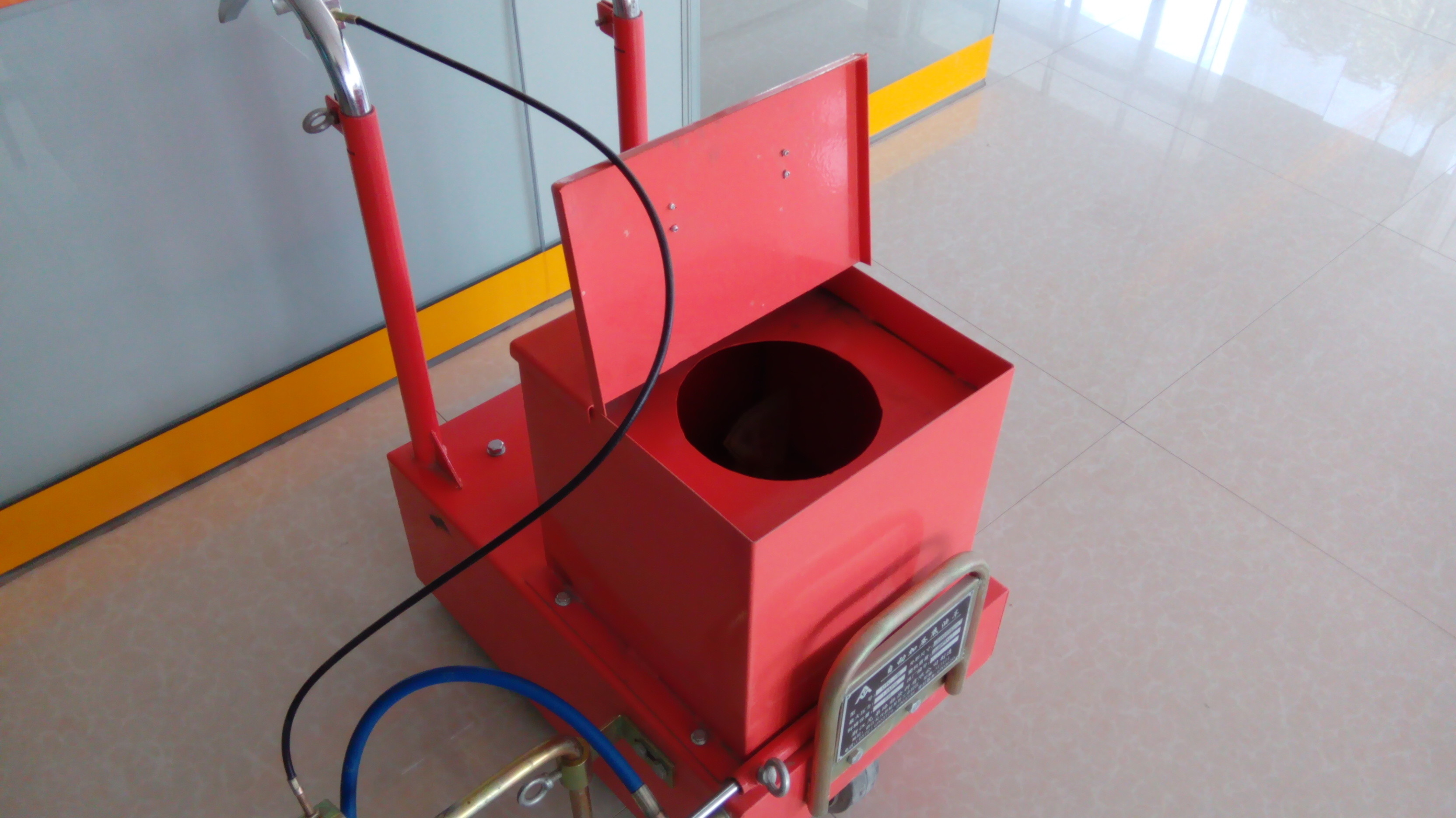 Airless Asphalt Road Marking Spray Paint Machine