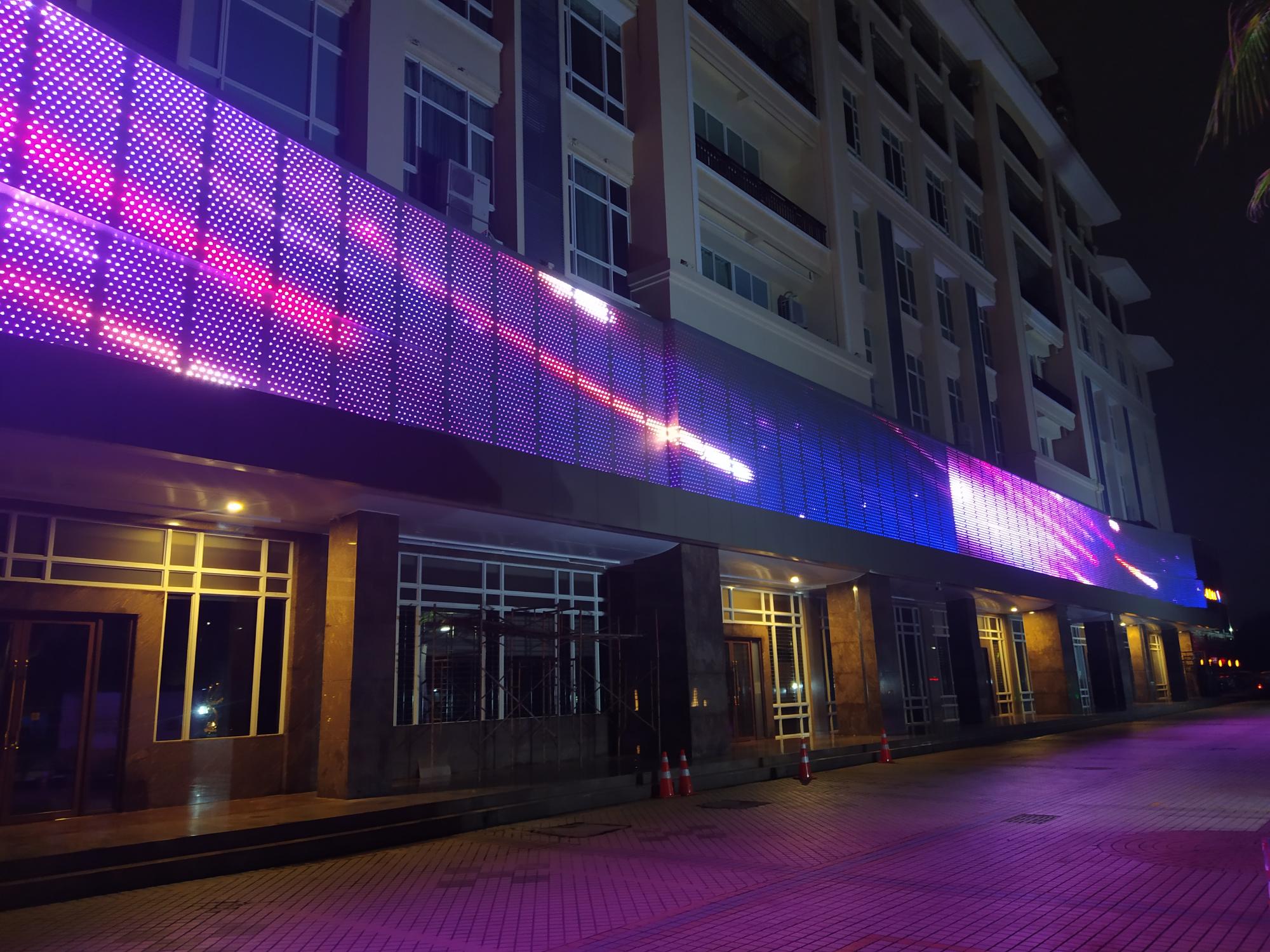 Indoor P100 Flexible LED Mesh Screen Display LED Dot Light Transparent