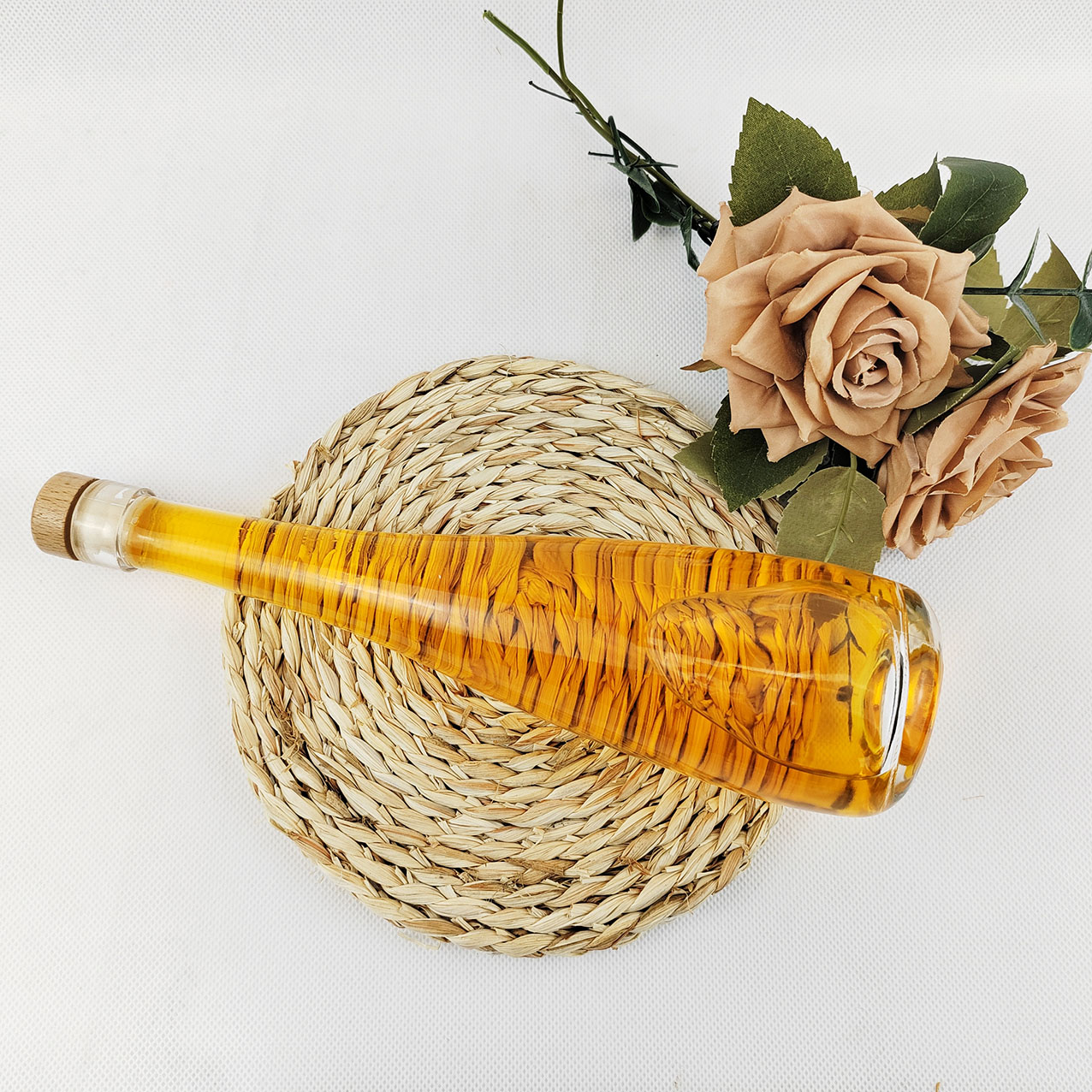 Customized Shape Mineral Packaging Glass Bottles with Cork Supply Bulk Sale 330ml 520ml