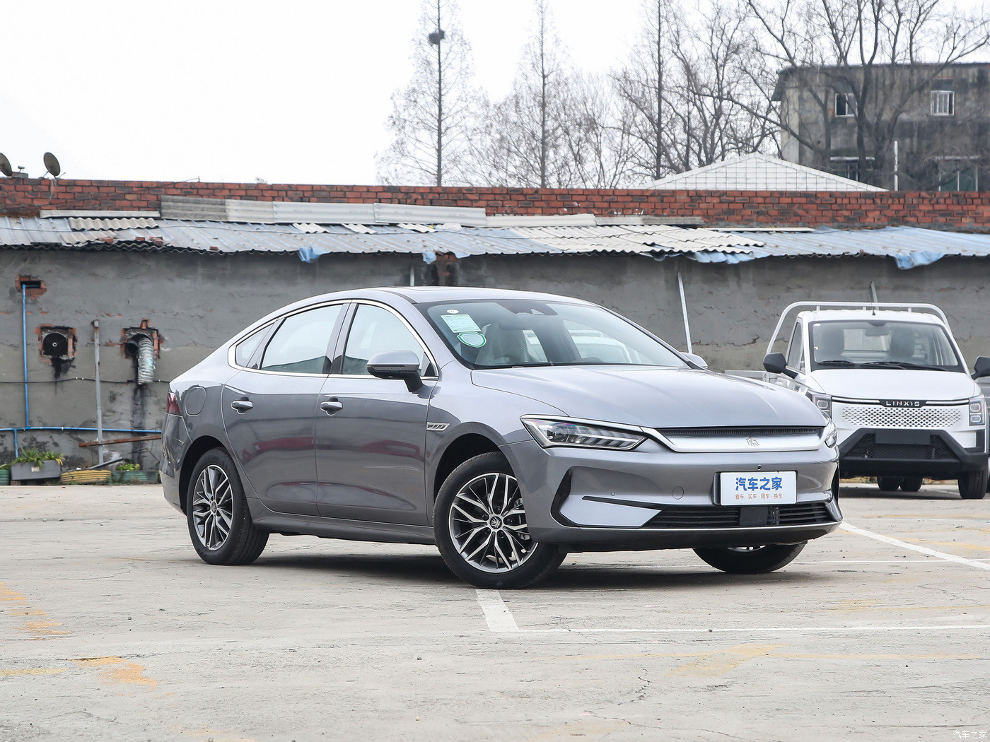 2024 BYD Qin PLUS EV Household Luxury Electric Vehicle With A Driving Range Of 420km