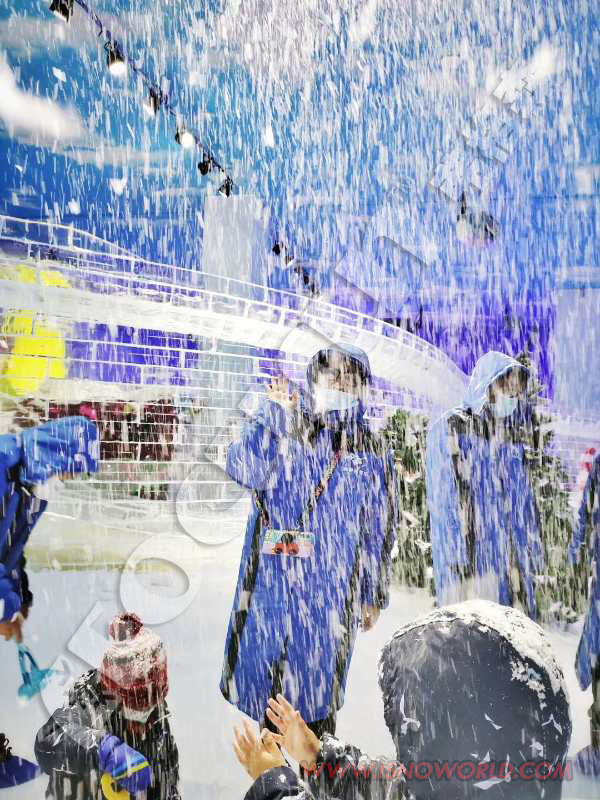 Durable Snow Making Machine for Indoor/Outdoor Ski Resorts L2370mm x W1970mm x H930mm