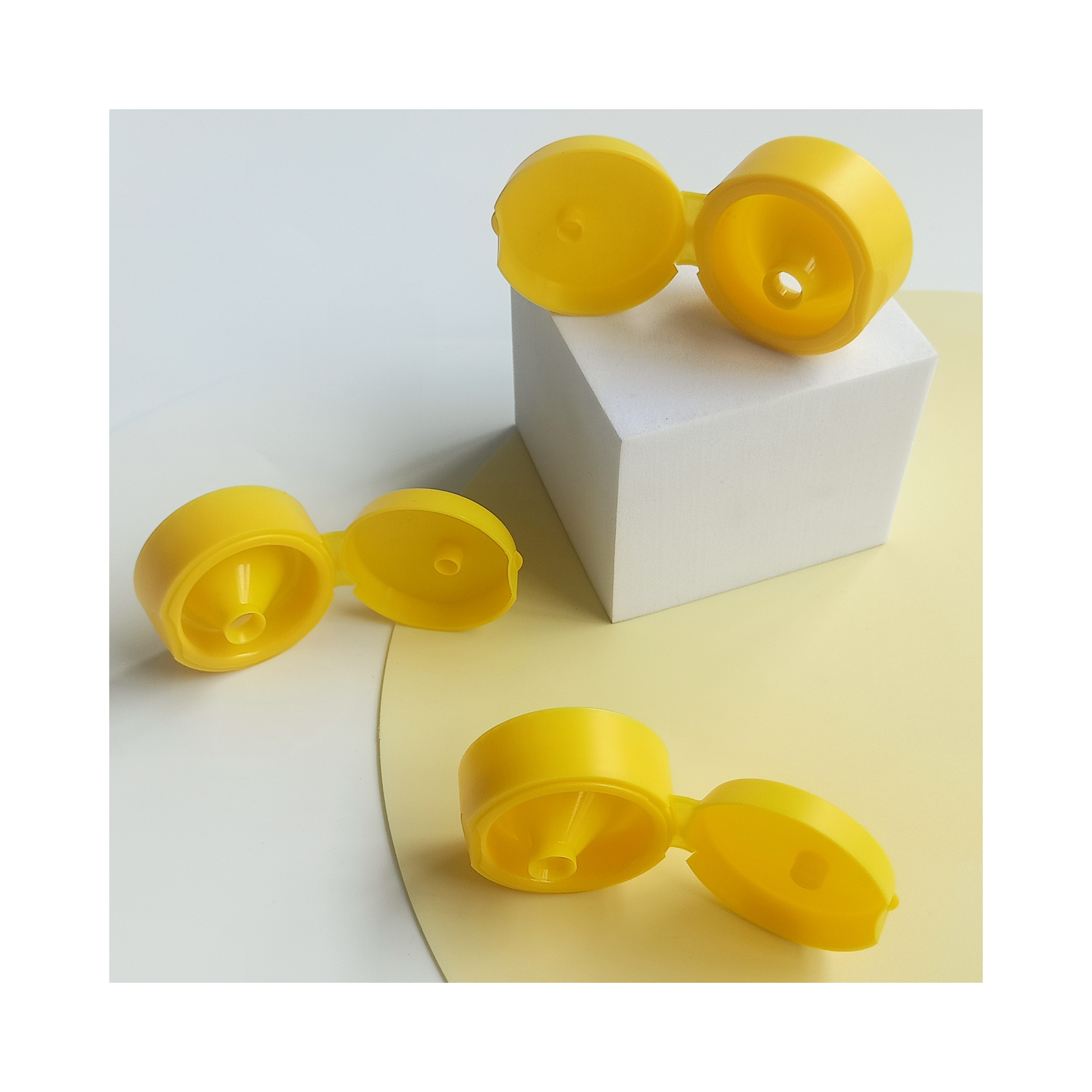 Customized Color 38mm Plastic Flip Cap for Bottles Recyclable and Direct Supply