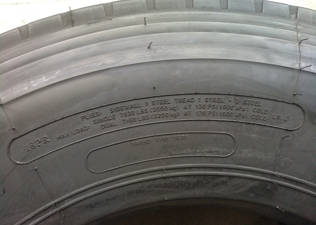 Four Grooves Travel Coach Tires 295/80R22.5 9.00 Inch Rim Width Fuel Efficient