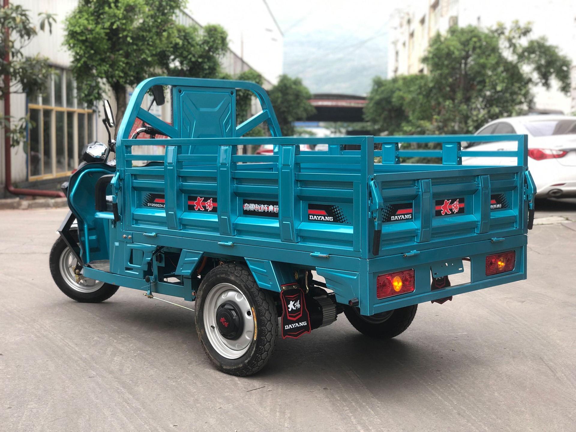 DY-160 Upgrade Heavy Duty Three Wheel Electric Cargo Tricycles for Farm 1.5m Cargo Box