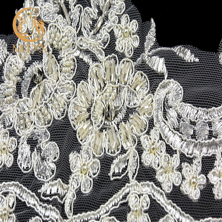 Edging White Beaded Lace Trim Hand Sewing 91.44 cm With Rhinestones