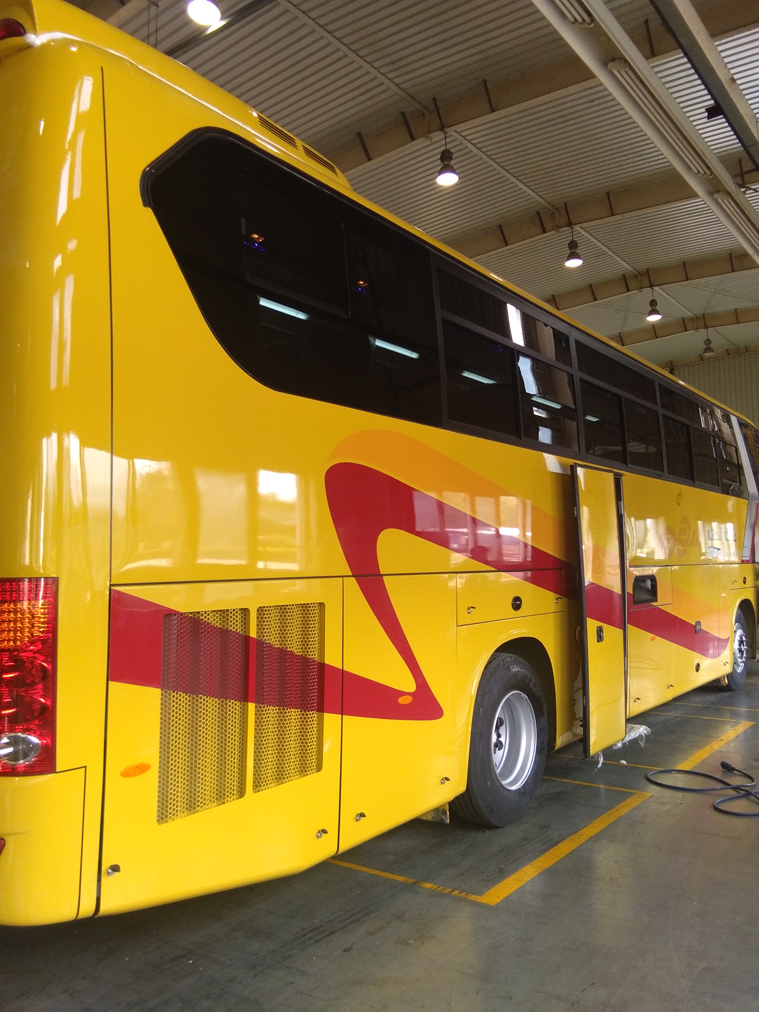 52 Passenger Diesel Bus 12m Length Euro 3 Emission Standard