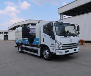 Quality High Speed Guardrail Cleaning Truck Easy Maintenance Road Cleaning Truck wholesale