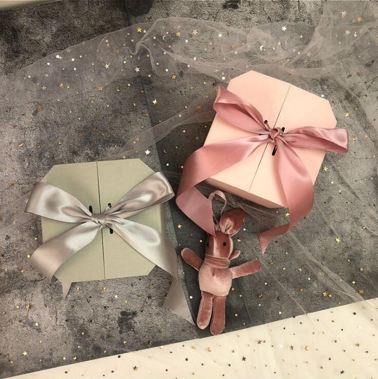 Customized Printing Logo Cosmetic box Recyclable lovely Cardboard gif tbox with Portable gift bag