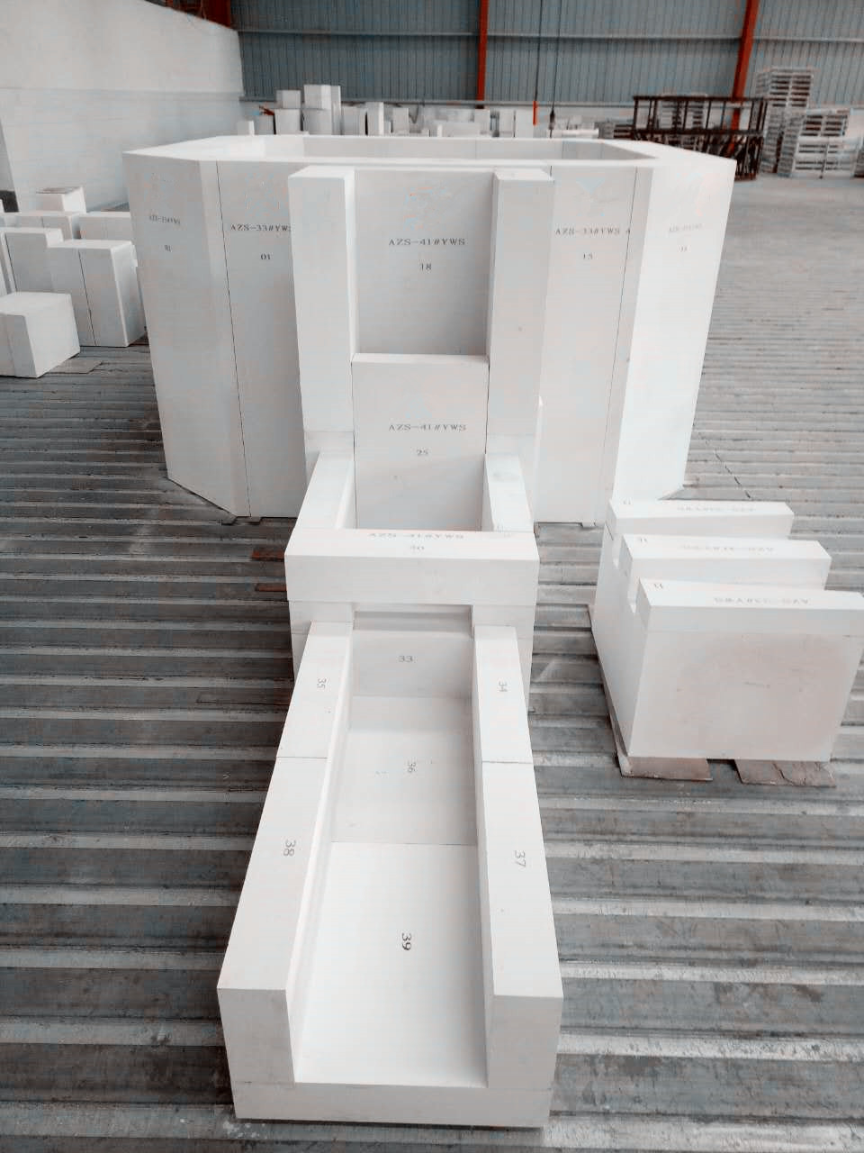 33% ZrO2 Content CS3 CS4 CS5 Azs Refractory Brick for Glass Melting Furnace in 2023