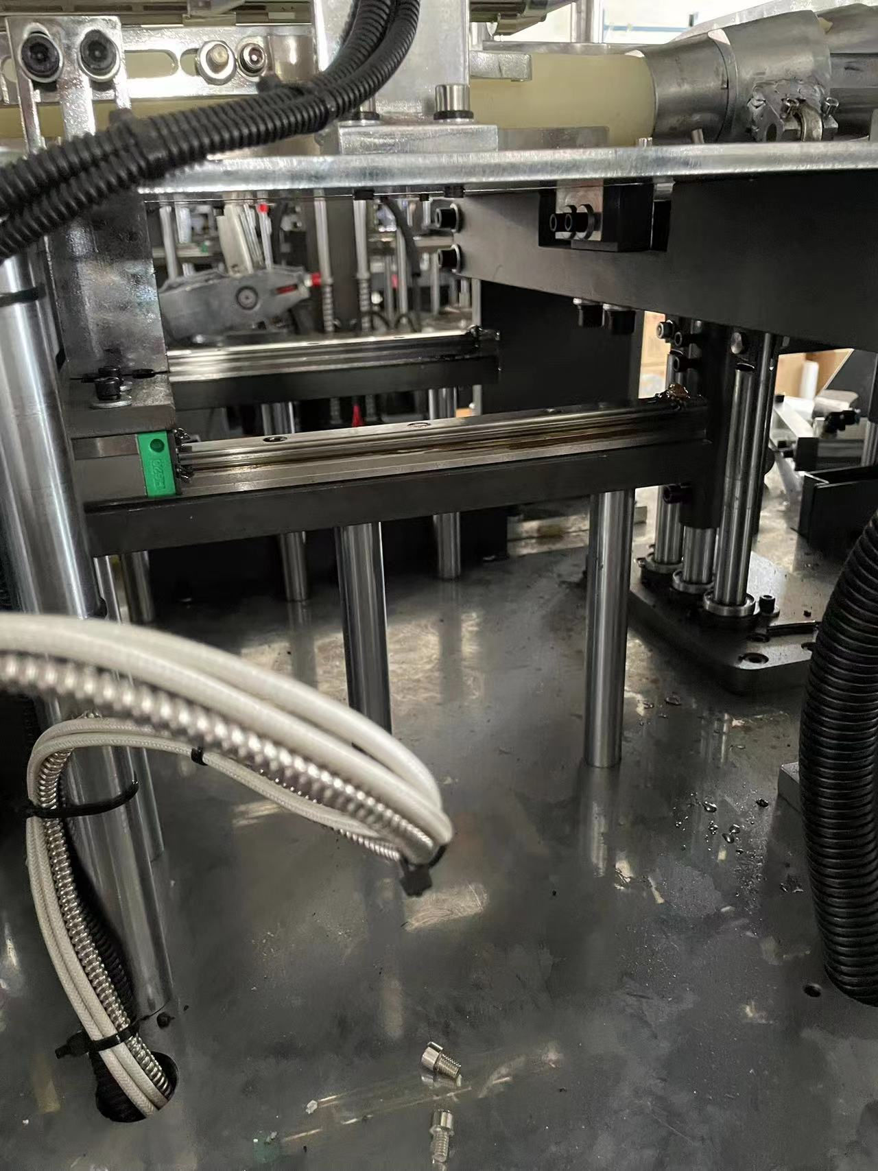 Paper Folding Processing Type Fully Automatic High Speed Paper Cup Forming Machine with Copper Bar Cup Boned Way